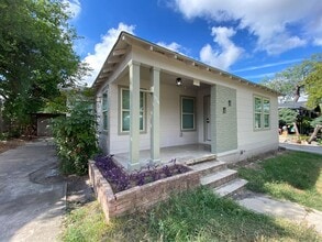 Building Photo - 534 W Olmos Dr