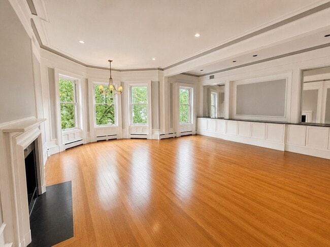 Building Photo - 230 Marlborough St