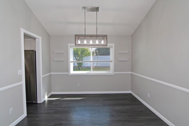 Foto del edificio - 29330 Hidden Trail Rd
