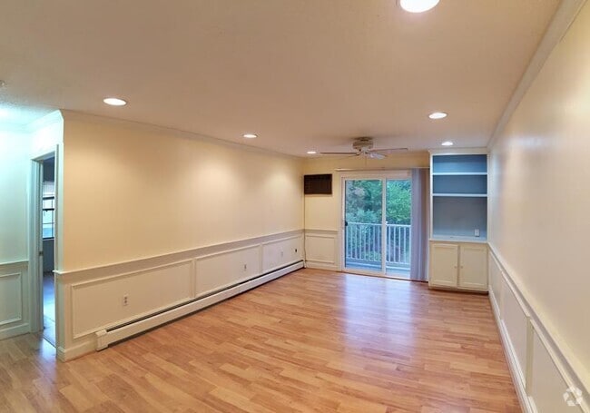 Building Photo - 22 Kenmar Dr