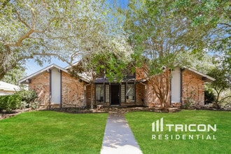 Building Photo - 313 Santa Fe Trail Building Photo - 313 Santa Fe Trail