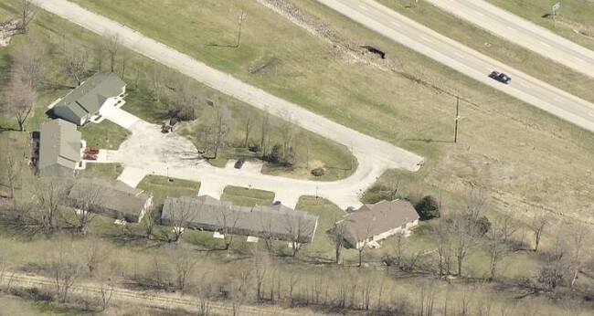 Foto del edificio - 1 Whispering Pines Ct
