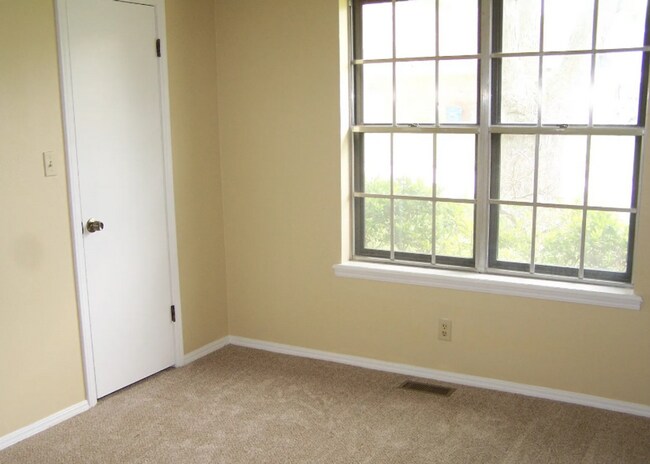 Foto del edificio - 3 Bed | 2 Bath in Central Tulsa!