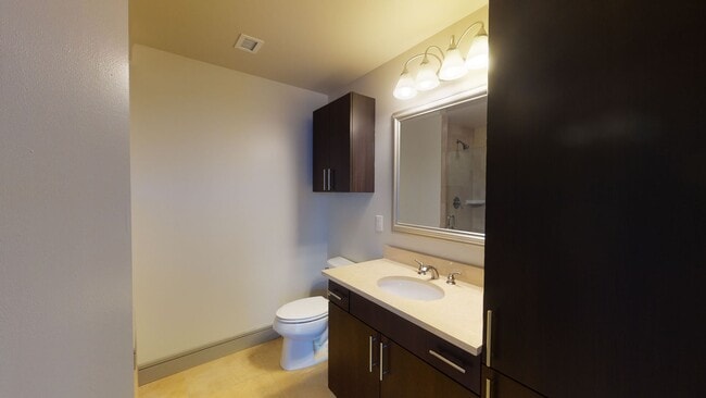 Interior Photo - 100 Pier 4