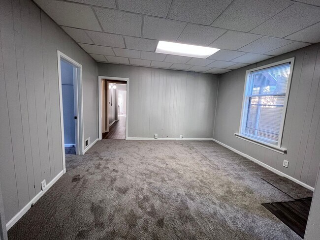Foto del edificio - 738 Fountain St NE