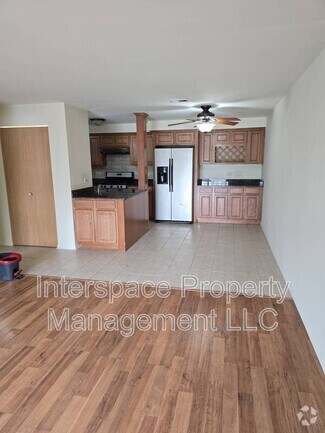 Building Photo - 9937 S Cicero Ave