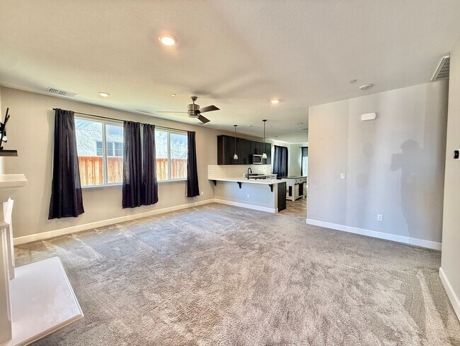 Foto del edificio - 4 Bedroom Home in Hollister