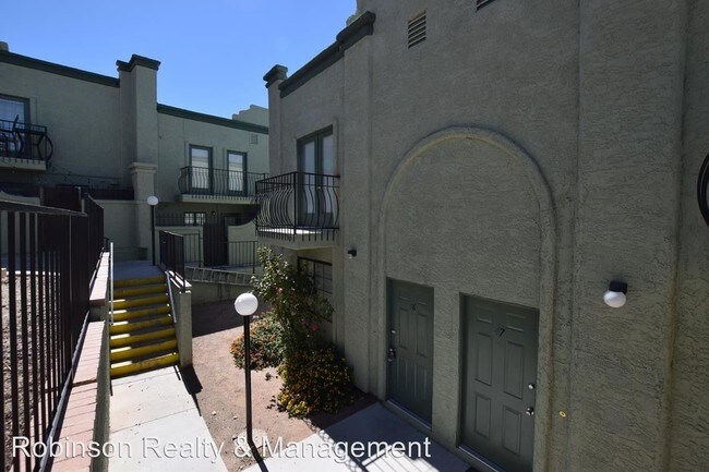 Building Photo - 2 br, 1.5 bath House - 7048 Burcot Ave #A46