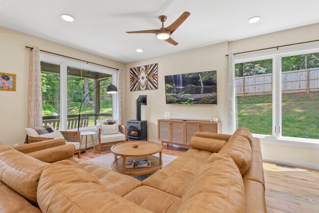 Foto del edificio - 114 Greenwood Acres Dr