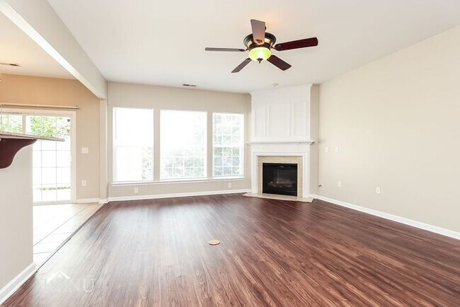 Foto del edificio - 507 Cozy Creek Ln