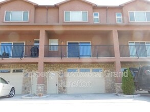 Building Photo - 1546 Poplar Dr
