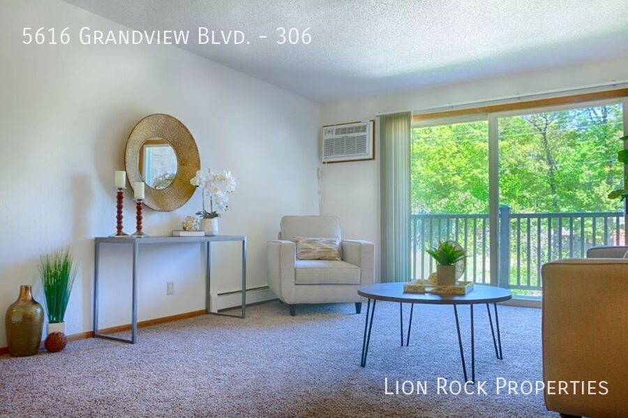 Foto principal - Modern Lakeside Living for $1,349/month!