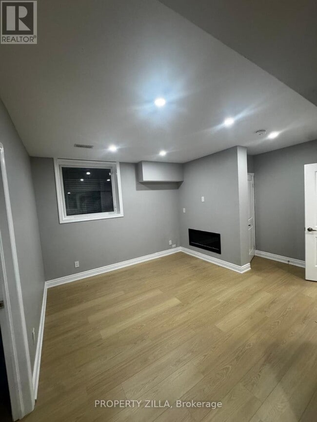 Building Photo - 163 Freure Dr