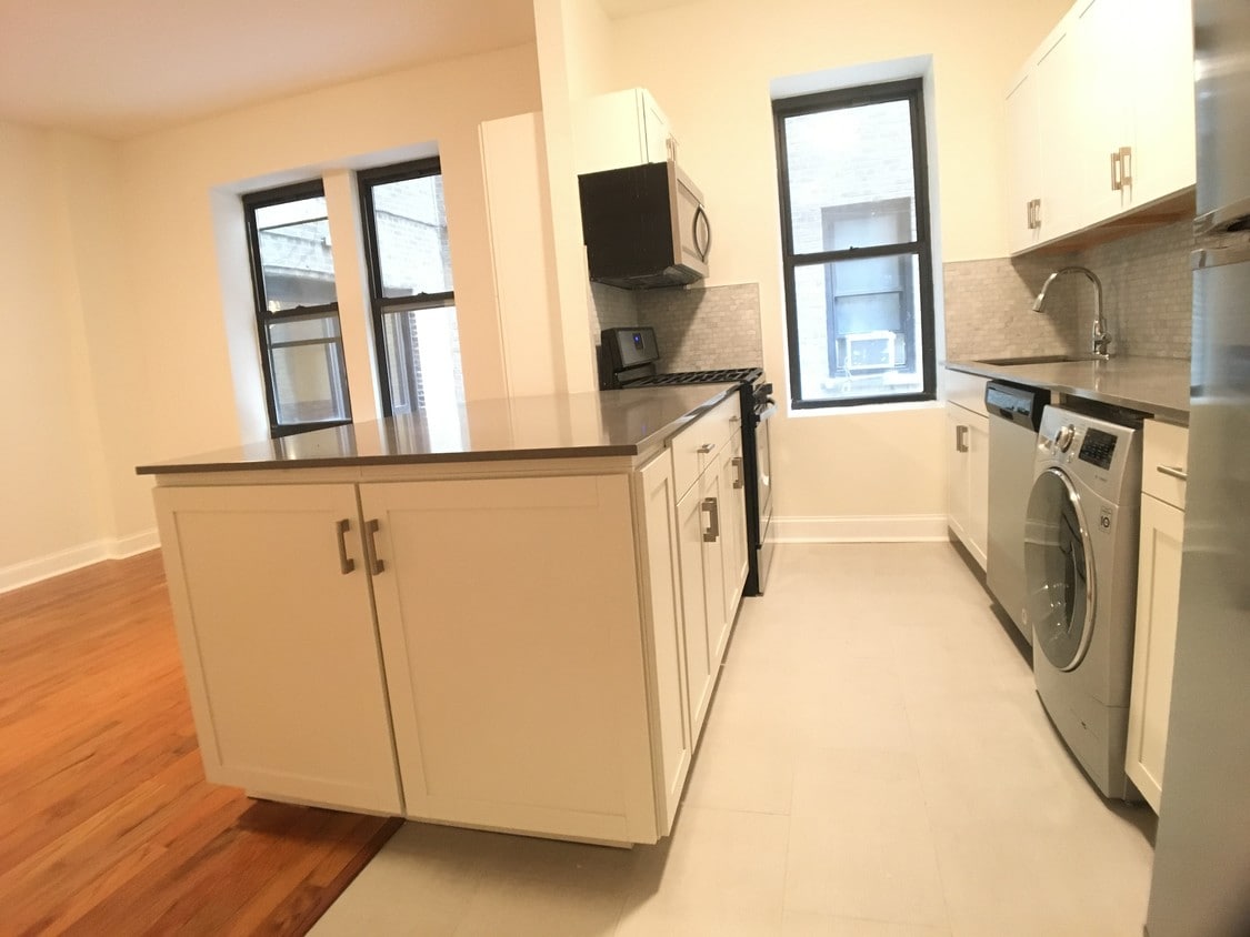 Washer/dryer/diswahsher - 106 Fort Washington Ave