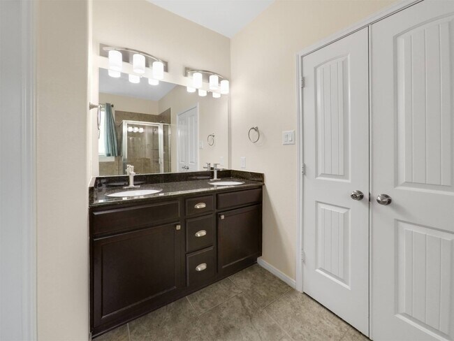 Foto del edificio - 9318 Turnbull Ln