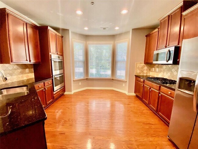 Building Photo - 3322 Castleberry Village Dr