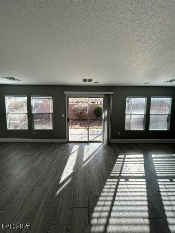 Foto del edificio - 2321 Cockatiel Dr