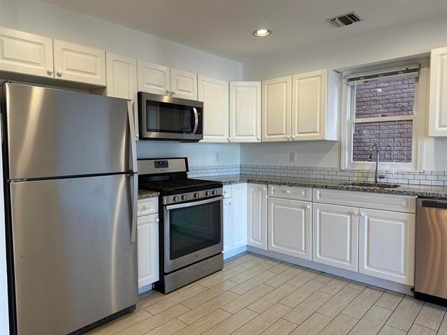 Building Photo - 8911 Riverside Pl