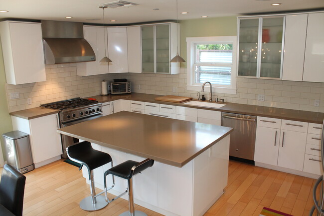 Foto del edificio - 2909 W Clark Ave