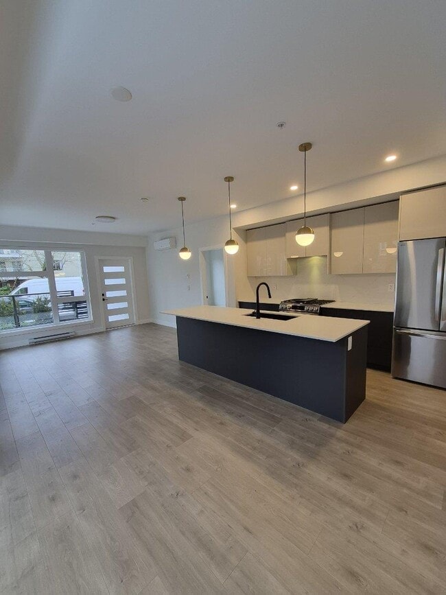 Building Photo - 15353 17TH AVENUE