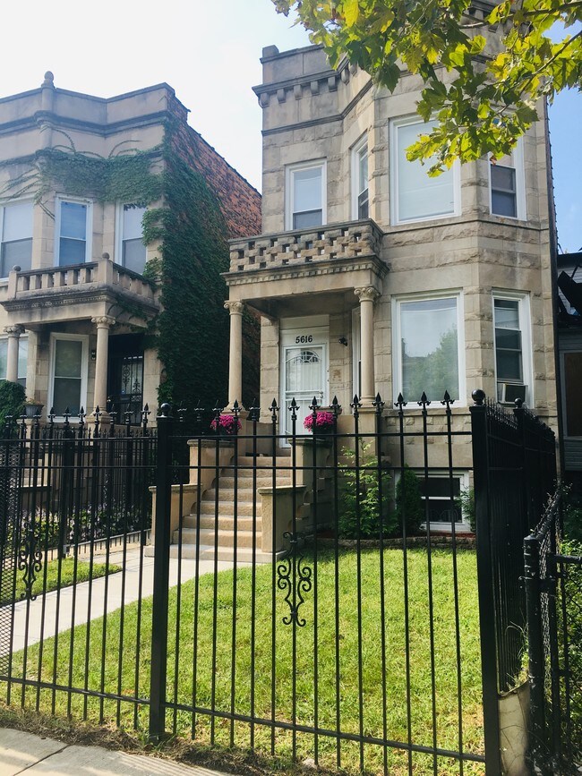 Building Photo - 5616 S Indiana Ave