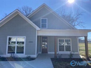 Building Photo - 2905 9th Ave SW