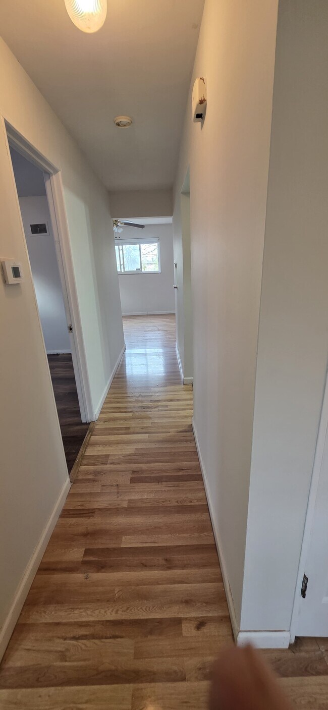 Foto del edificio - 248 Lakeside Dr