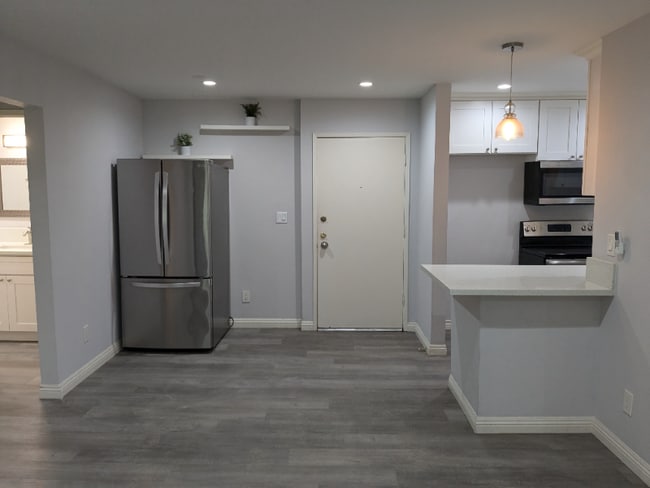 Photo - 320 S Ardmore Ave Apartment