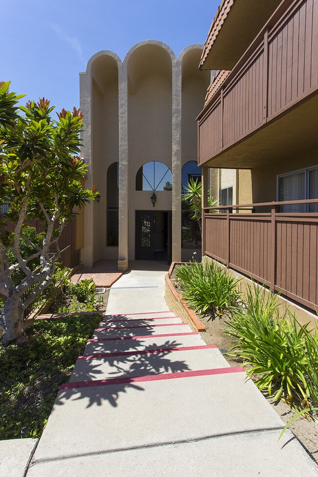 Building Photo - 9071 Dallas St
