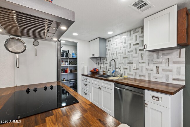 Foto del edificio - 5430 W Culver St