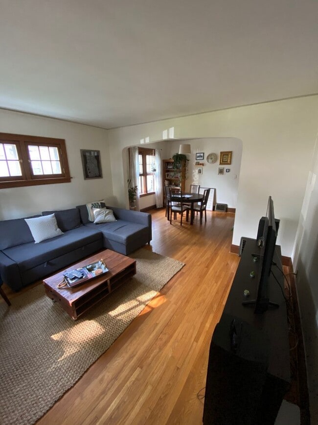 Foto del edificio - 4930-4932 28th Avenue