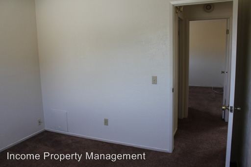 Building Photo - 6401 Lynch Canyon Dr