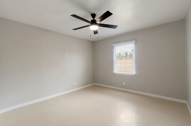 Foto del edificio - 2133 E Mabel St