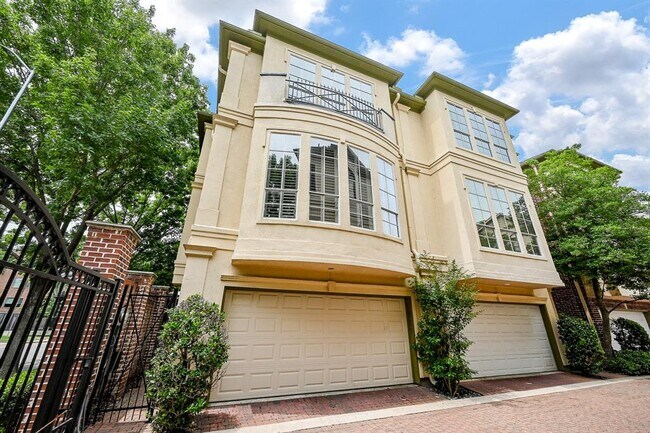 Foto del edificio - 1337 Hyde Park Blvd