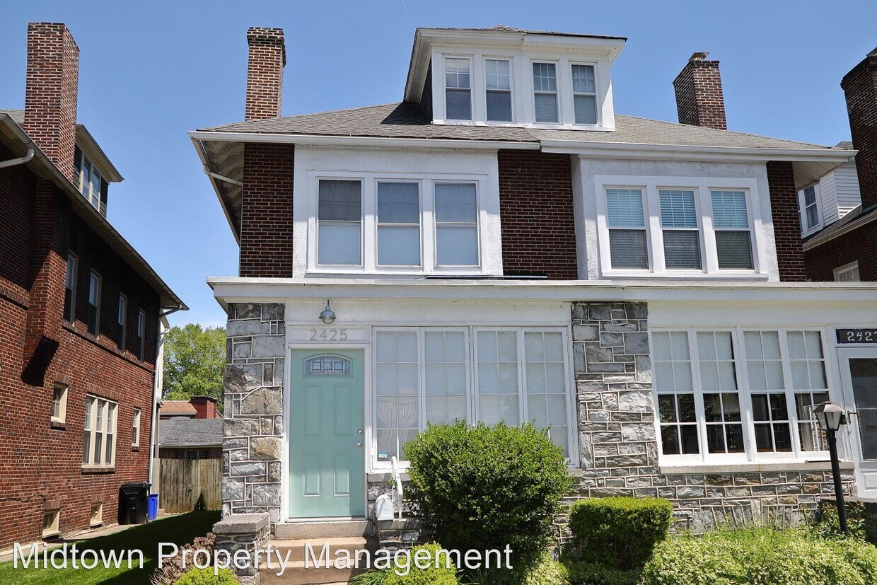 5 br, 2.5 bath House 2425 N 2nd St House for Rent in Harrisburg, PA