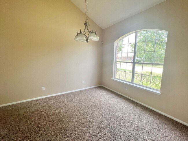 Building Photo - Beautiful 3-bedroom 2.5 bath home in Kille...