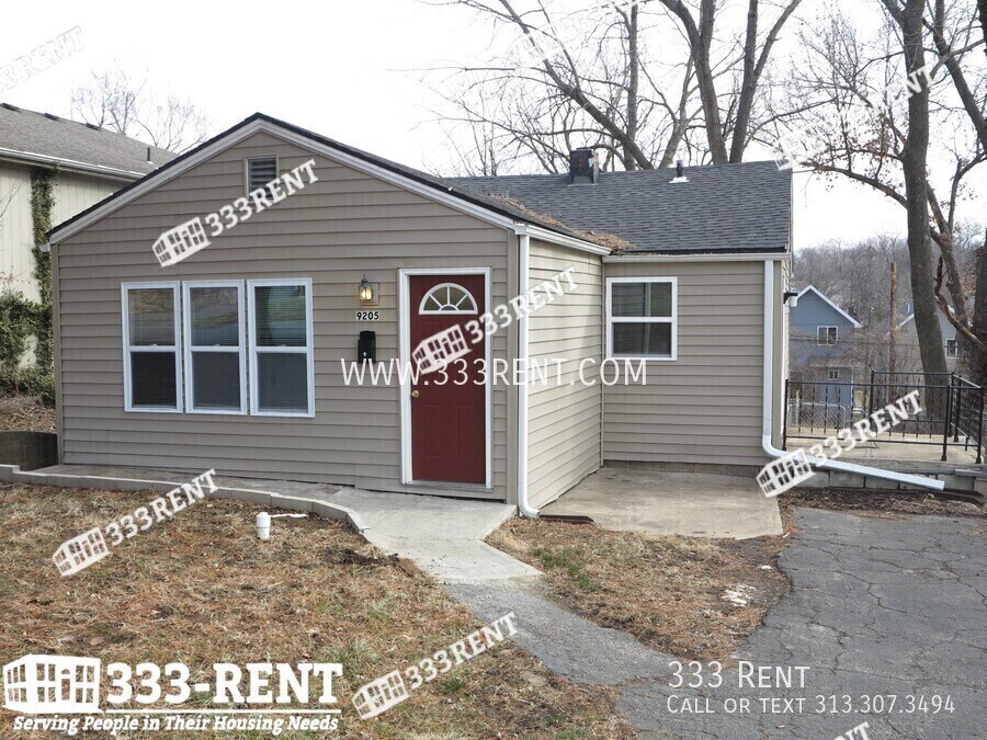 Primary Photo - 9205 Walnut St