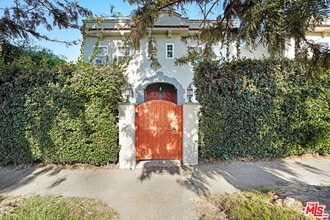 Building Photo - 1359 Cloverdale Ave