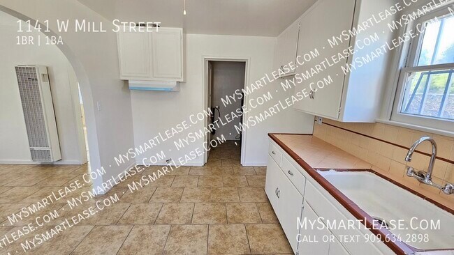 Building Photo - 1411 W Mill Street  Unit B