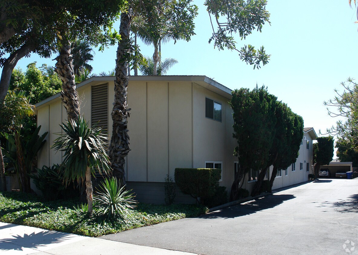 Building Photo - 61-75 Baylor Dr