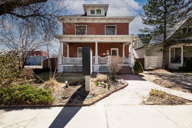 Building Photo - 861 Grand Ave