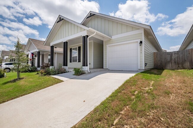 Foto del edificio - Cozy 3 Bedroom, 2 Bath Single-Story Home i...