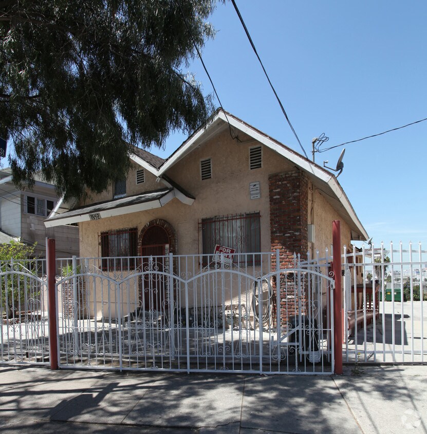 Building Photo - 1542 Pleasant Ave