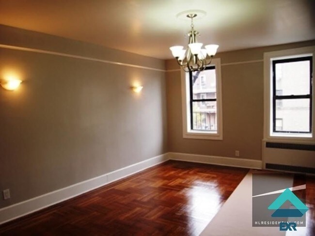 Foto del edificio - 309 E 19th St