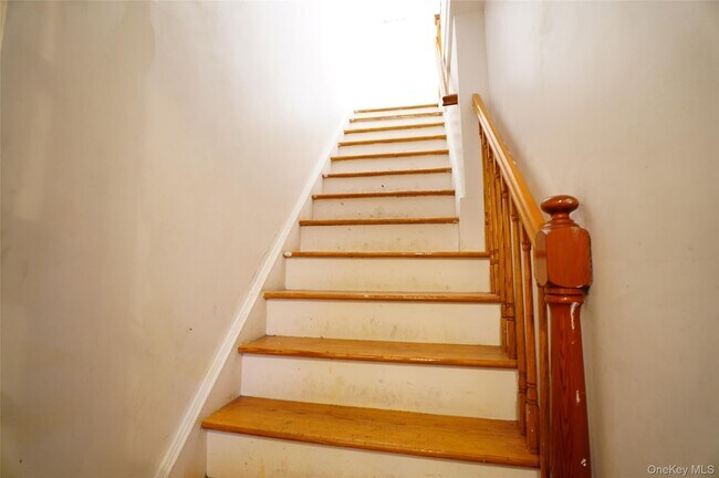 Foto del edificio - 64-12 48th Ave