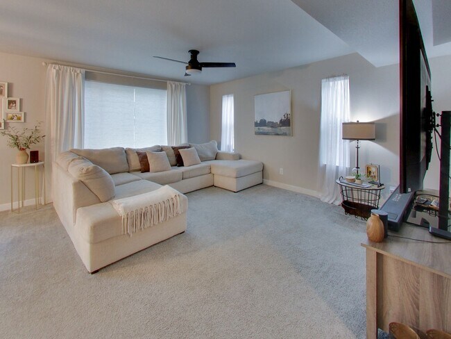 Foto del edificio - Creekside At Lorson Ranch 4BD/2.5BA w/ A/C!