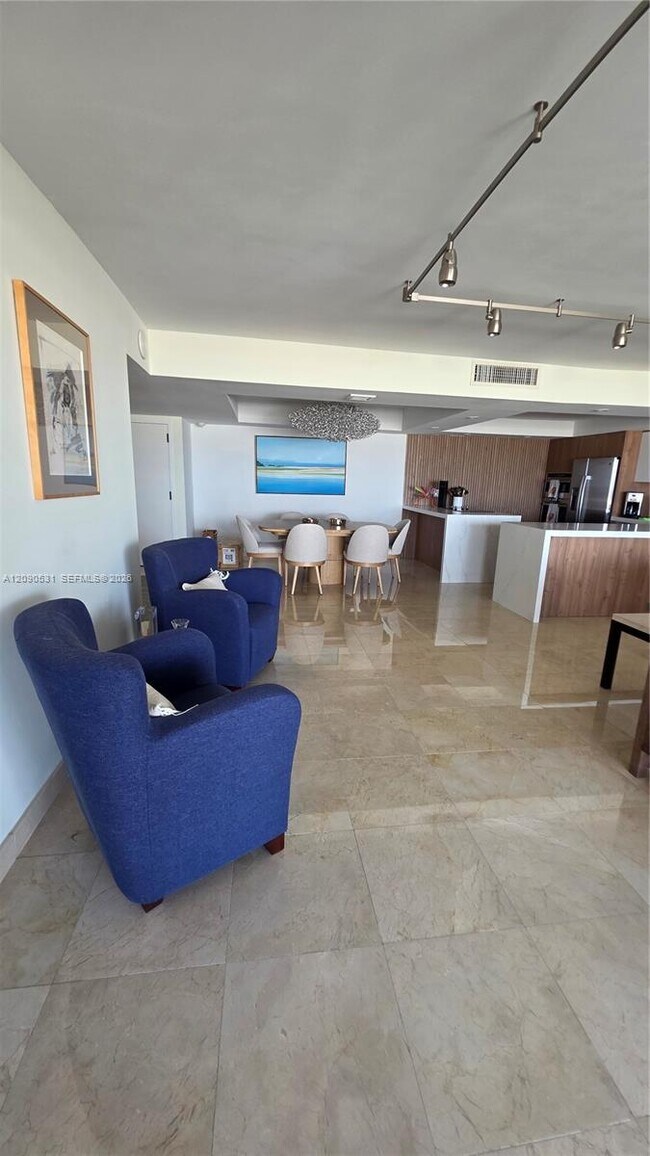 Building Photo - 3 Grove Isle Dr