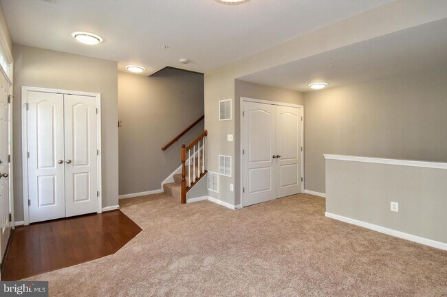Building Photo - 2627 Osprey Way S