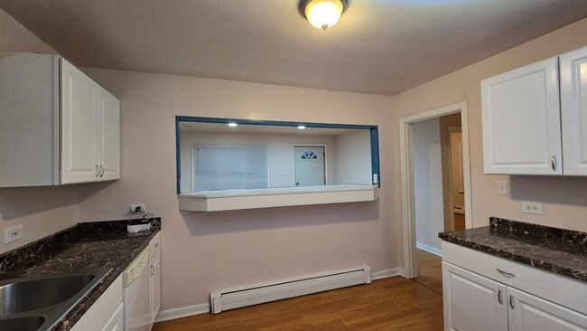 Building Photo - 3BR/1BA Home – Garage, In-Unit Laundry, Ce...
