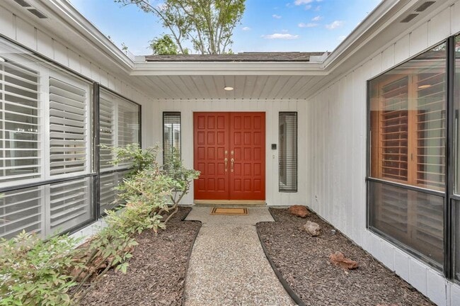 Building Photo - 12326 Rocky Knoll Dr